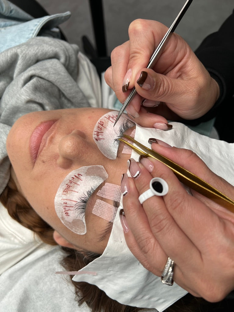 Master Lash Extension Class – In Person & Online $1,699 | Deposit $300