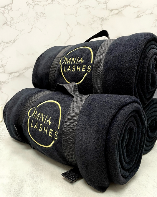 Omnia Lashes Blanket